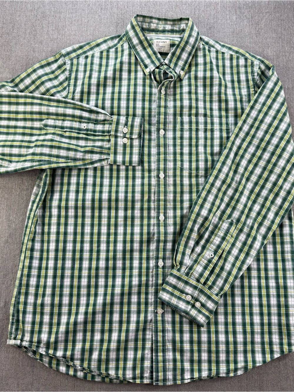 Old Navy Men's Green and White Plaid Button-Down Shirt